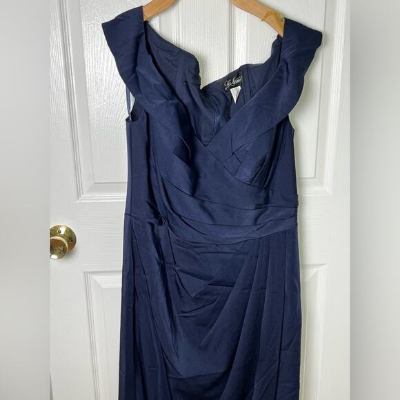 La Femme Navy V Neck Ruched Surplice Off the Shoulder Column 25206 Long Gown 14 - Picture 4 of 8